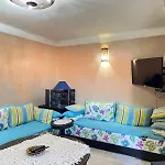 Stylish Apartment Near It All