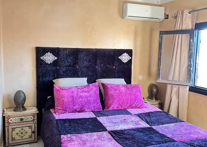 Stylish Apartment Near It All